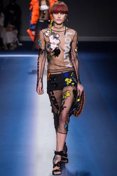 Look 44